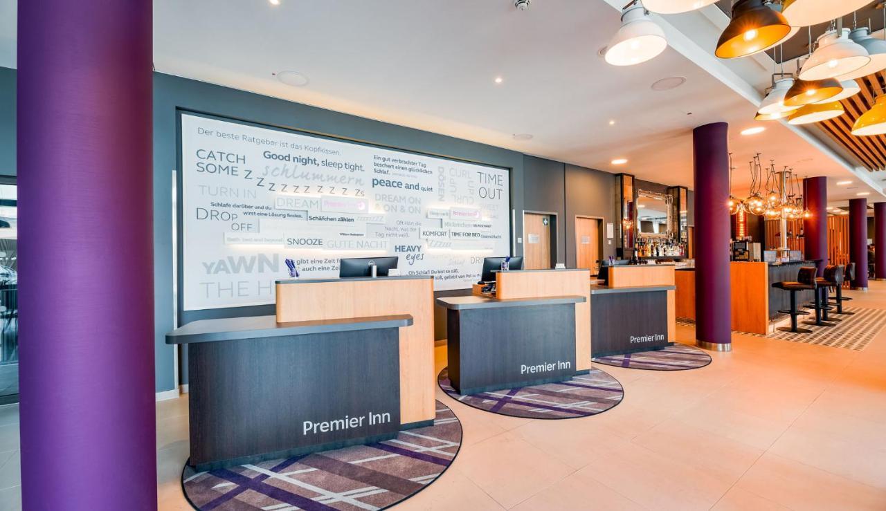 Premier Inn Mannheim City Centre Esterno foto