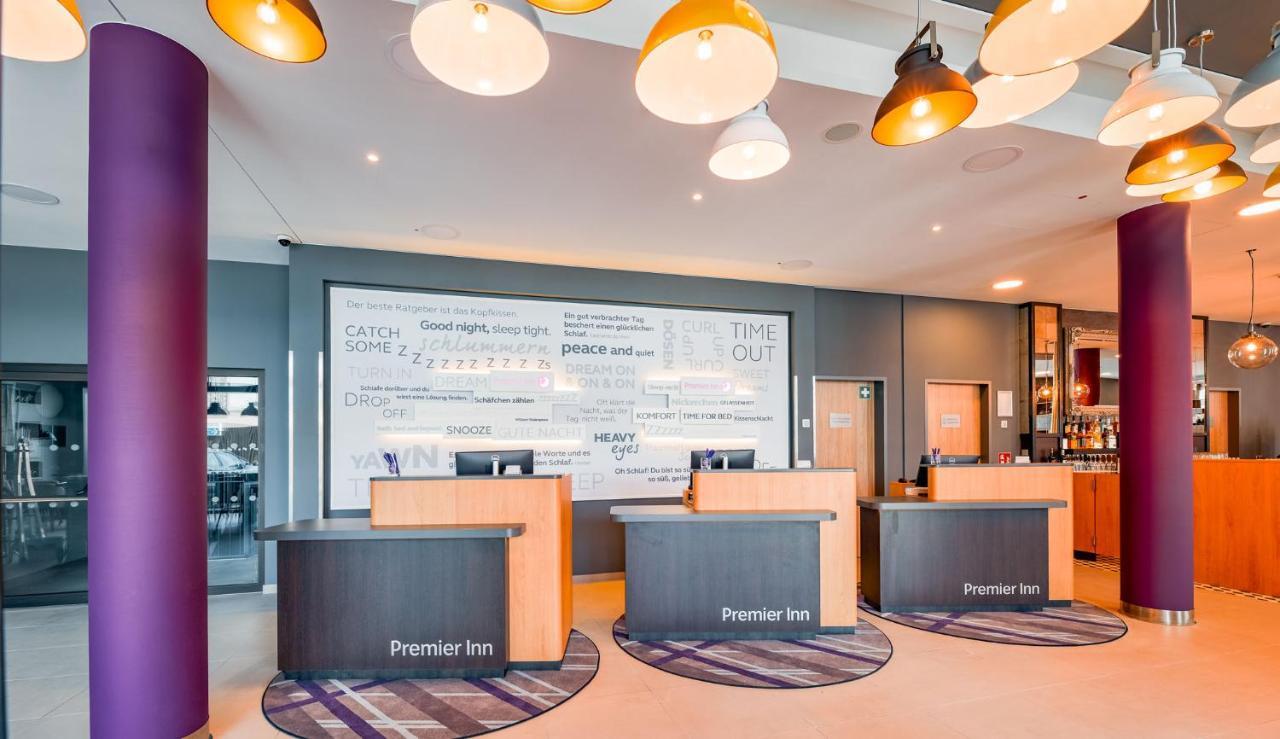 Premier Inn Mannheim City Centre Esterno foto